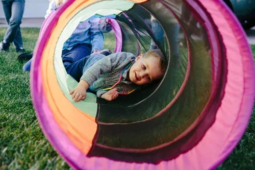 Peek-A-Boo I See You Tunnel