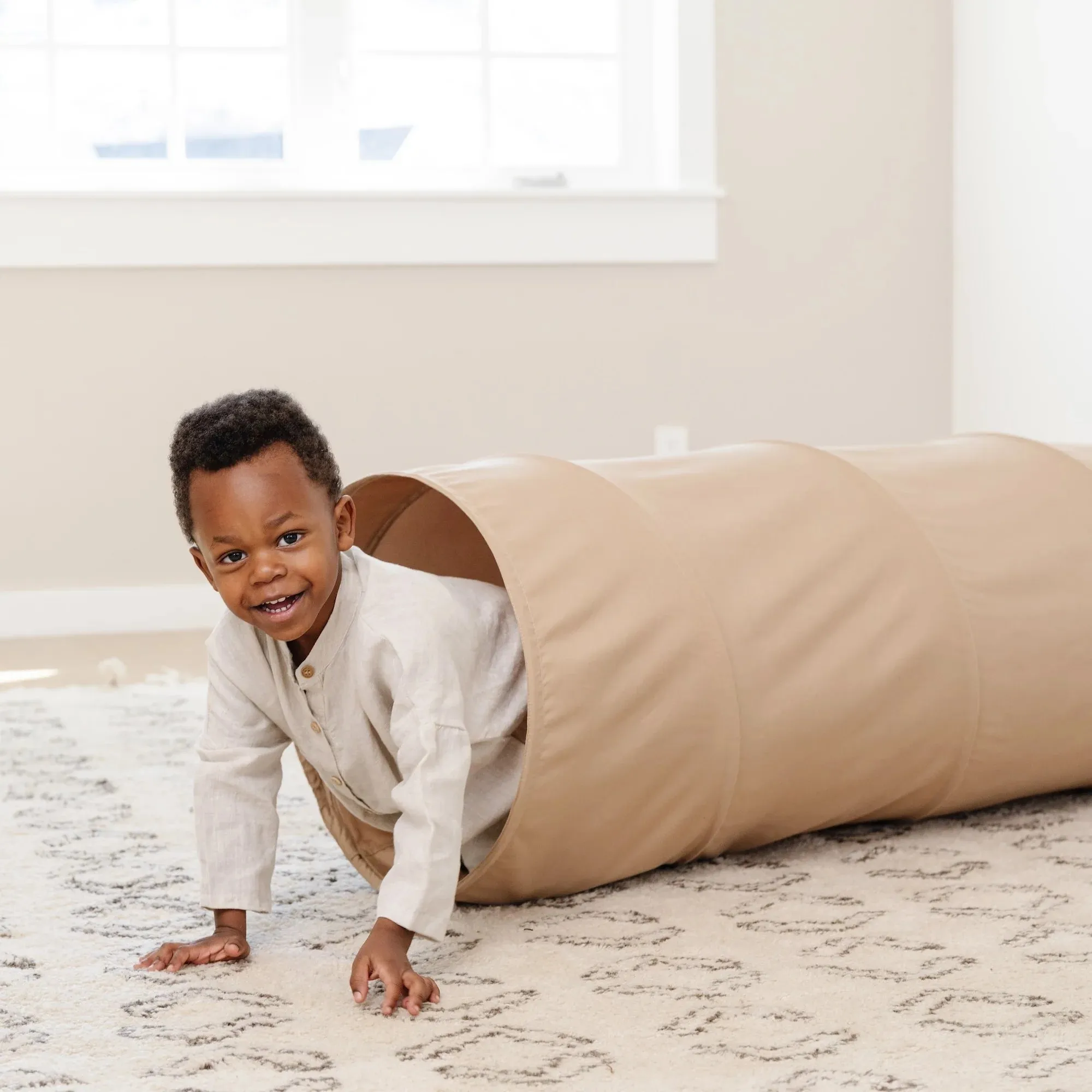 Play Tunnel